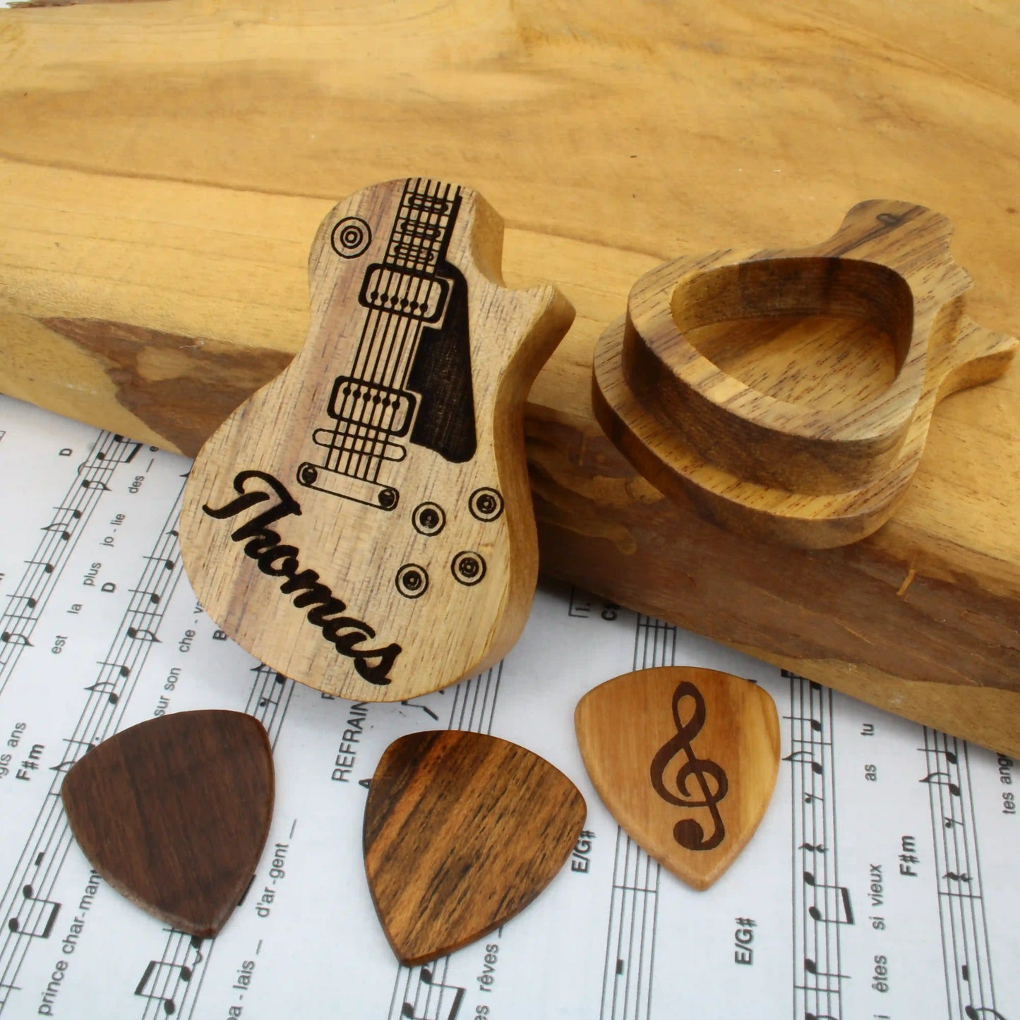 cadeau guitariste bois en bois personnalisée