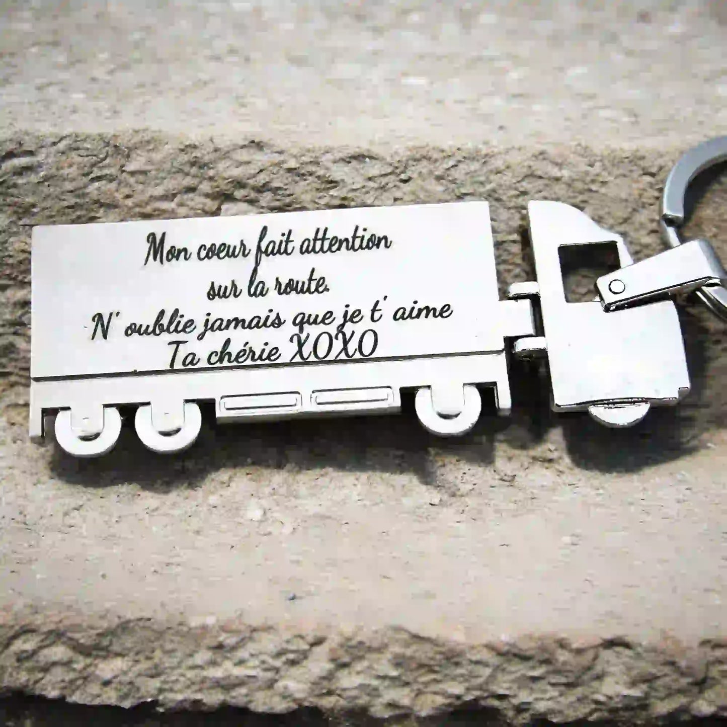 Porte clé personnalisé camion en métal - Gravure Des Mots