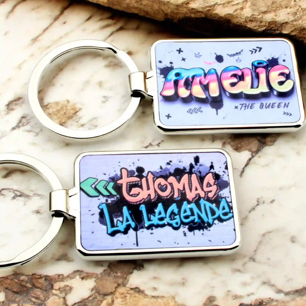 Porte-clé street art avec nom personnalisé et design coloré graffiti