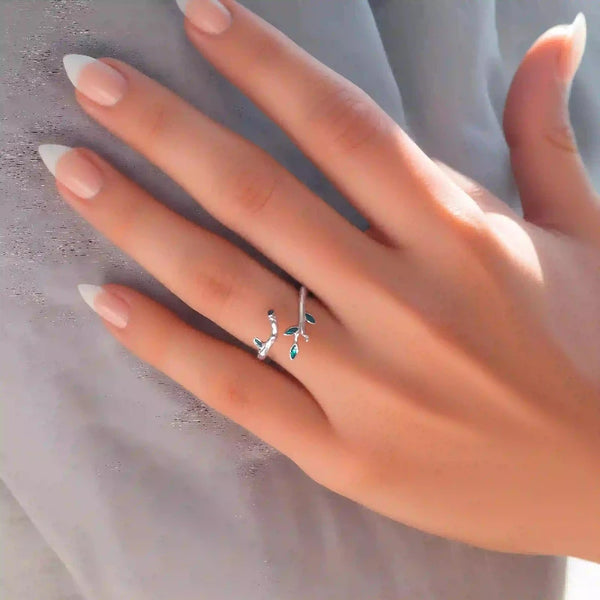 Bijou floral en argent pour femme avec design élégant et taille réglable