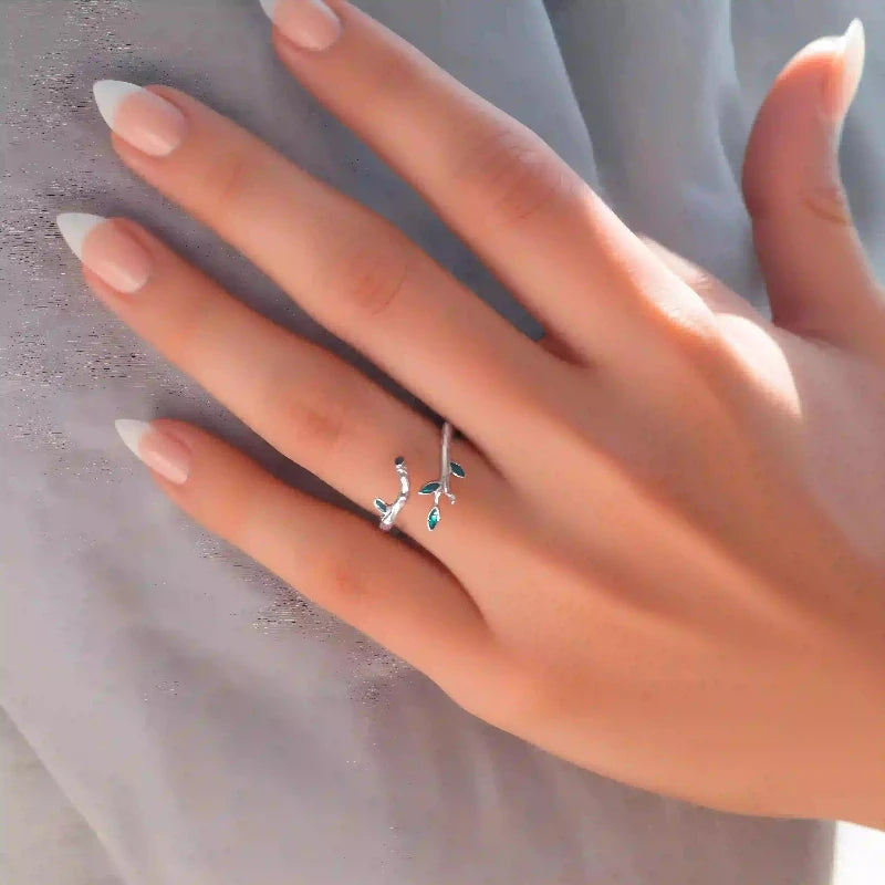 Bijou floral en argent pour femme avec design élégant et taille réglable