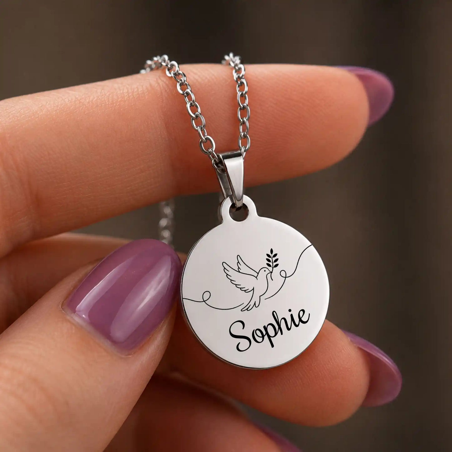 collier bapteme avec une colombe et gravure personnalisée - couleur argent