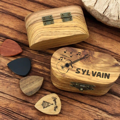Boîte en bois personnalisée avec gravure et médiators pour guitariste