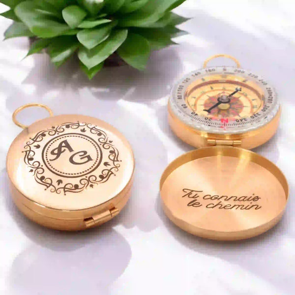 Boussole gravée personnalisée fermée
