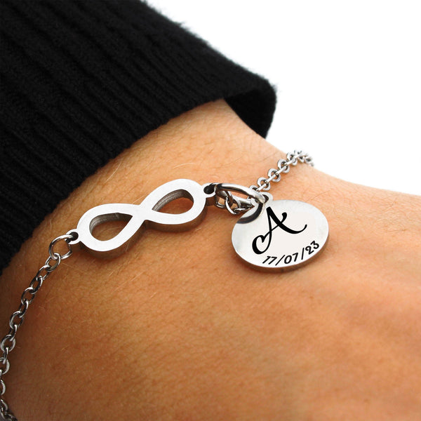 Bracelet infini et médaille personnalisée - Gravure Des Mots