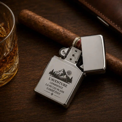 briquet tempete  de couleur argent avec gravure personnalisée montagne