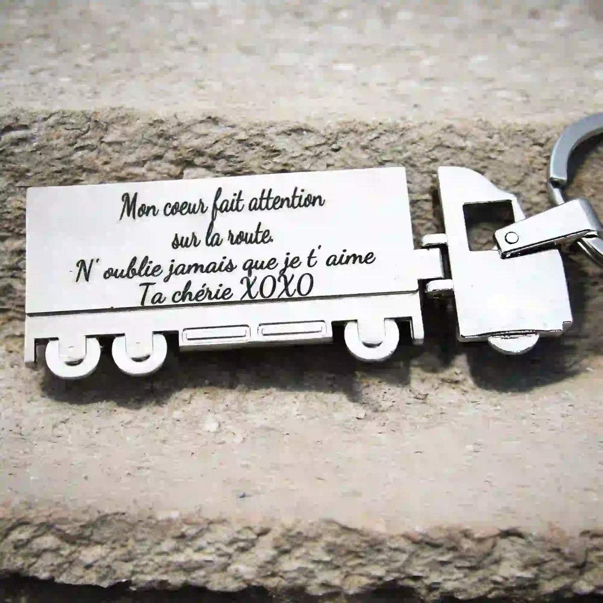Porte clé personnalisé camion en métal - Gravure Des Mots