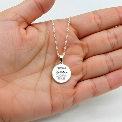 collier femme personnalisée couleur argent avec citation "mamoune je t'aime jusqu' aux étoiles"