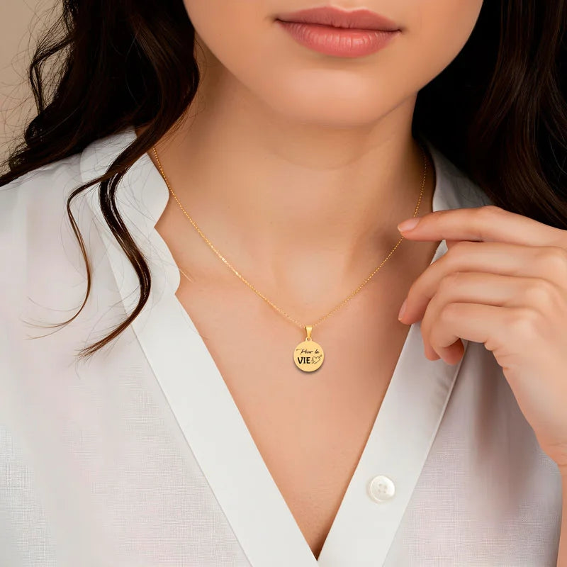 Bijou gravé pour maman avec message d’amour et design élégant