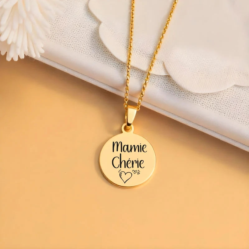 collier gravure personnalisée pour mamie couleur or en acier inoxydable