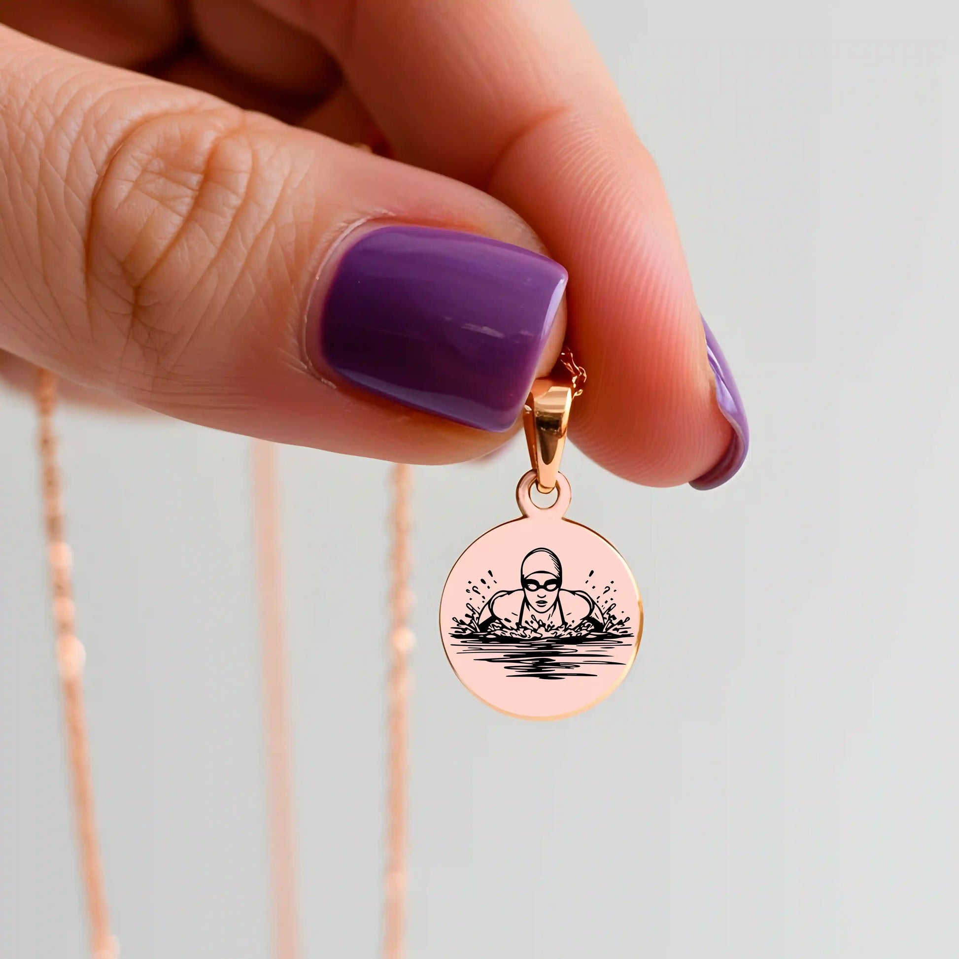collier nageur gravure personnalisée - couleur rose gold
