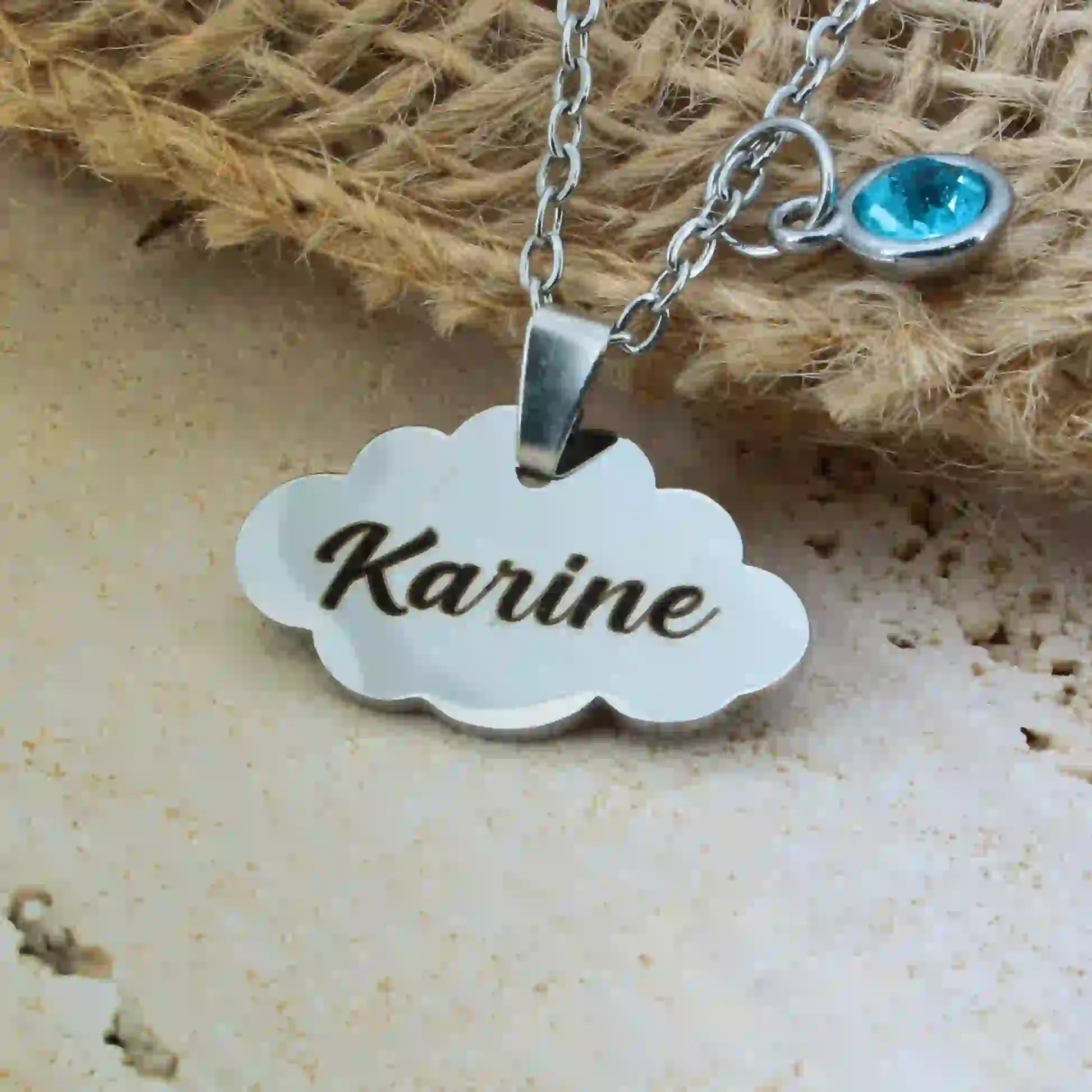collier avec médaille personnalisée nuage et pierre de naissance - Gravure Des Mots