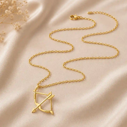 cadeau saint valentin, collier avec breloque cupidon, arc et fleche