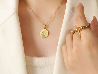 Collier signe astrologique personnalisé gravé