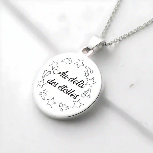 Collier couronne d etoiles personnalisé avec gravure d’un prénom 