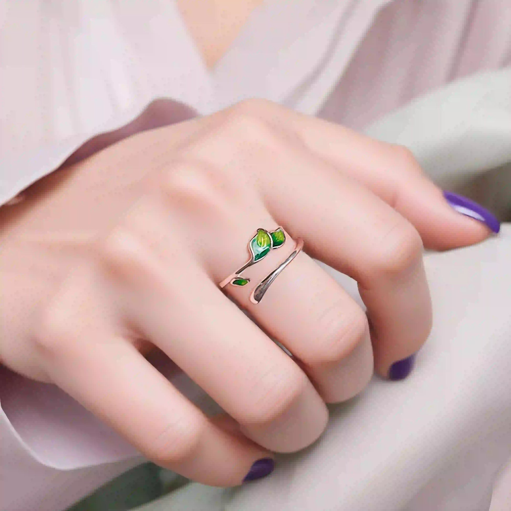 Bague Foglia Verde en argent 925 avec design fleur ajustable et raffiné
