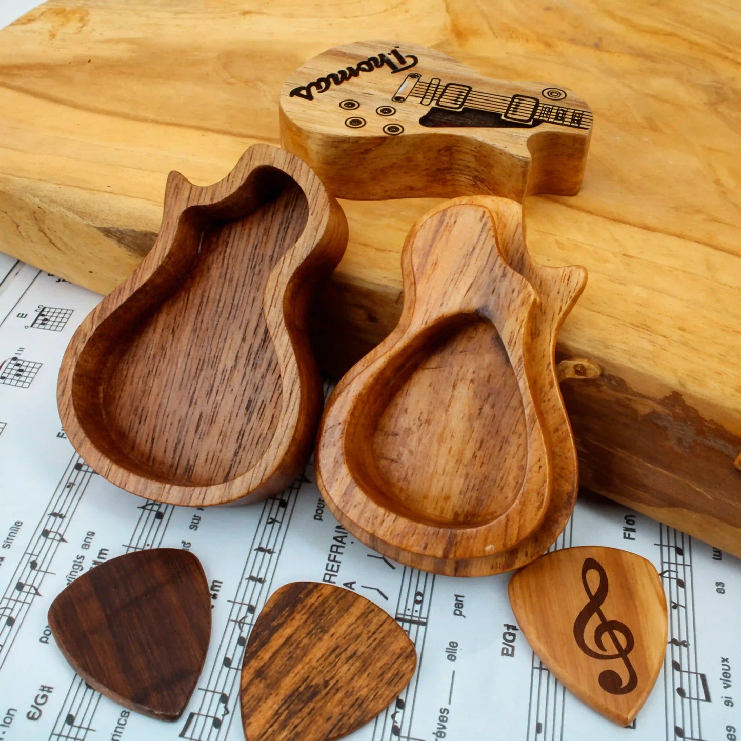 interieur guitare en bois personnalisée