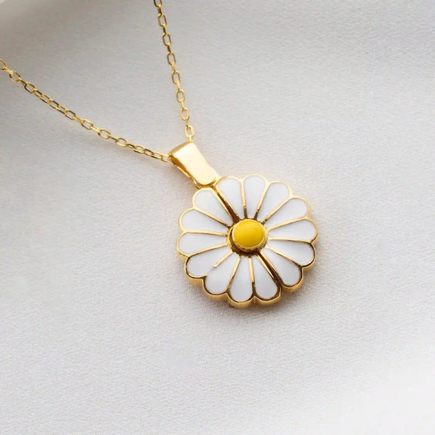 collier marguerite gravure personnalisée