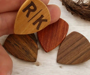 Médiator bois gravé personnalisé