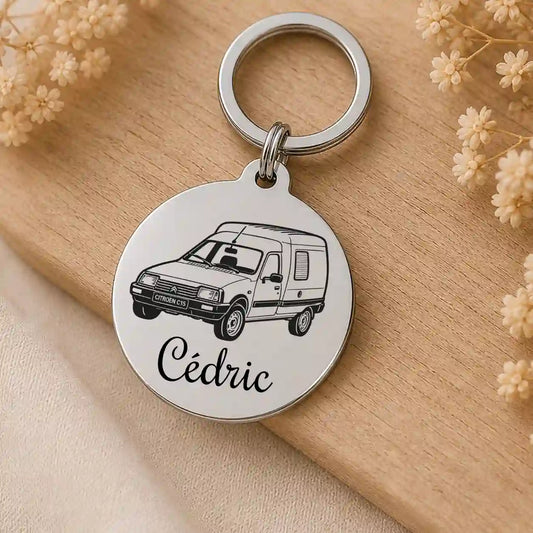 porte clé en acier inoxydable de couleur argent avec une Citroën c15 et gravure personnalisée