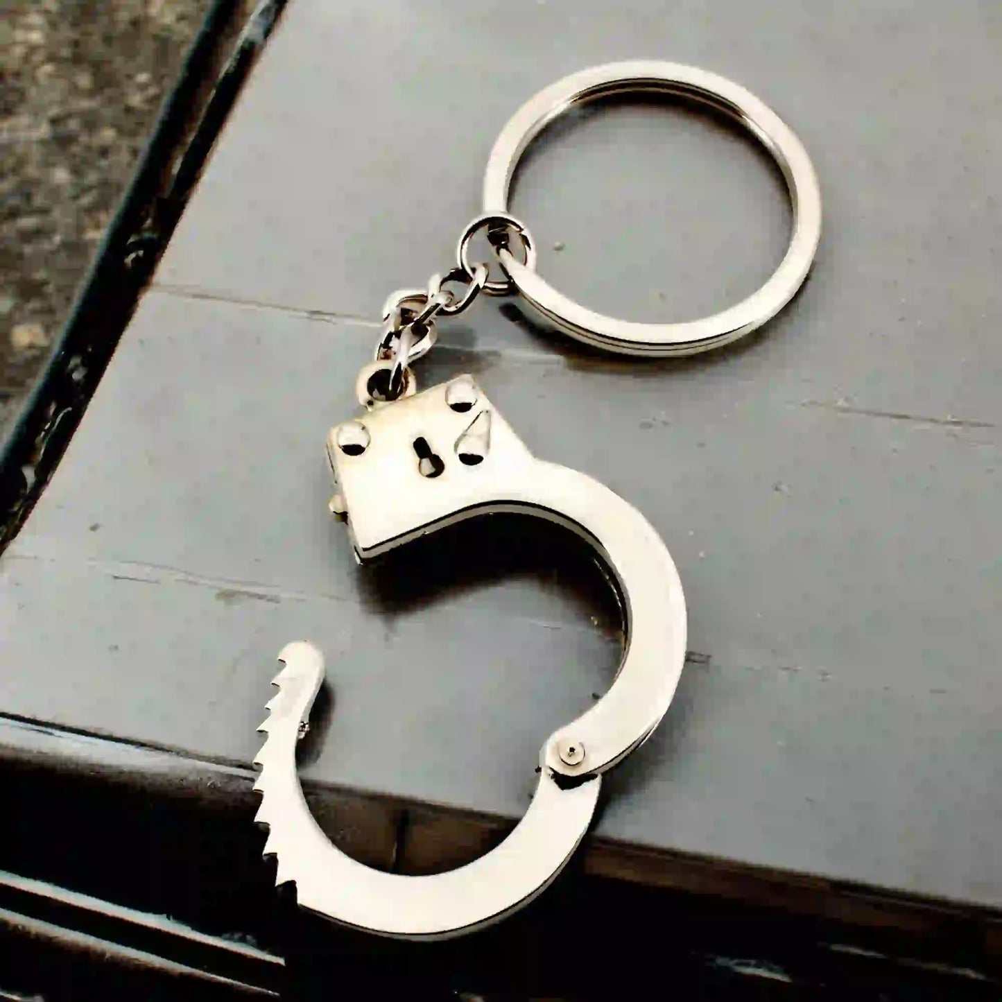 porte clé menotte de police gravure personnalisée