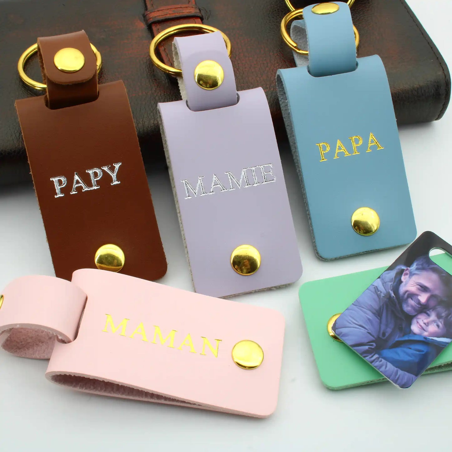 choix des couleurs disponible pour porte clé cuir photo