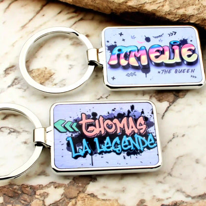 Porte-clé street art avec nom personnalisé et design coloré graffiti