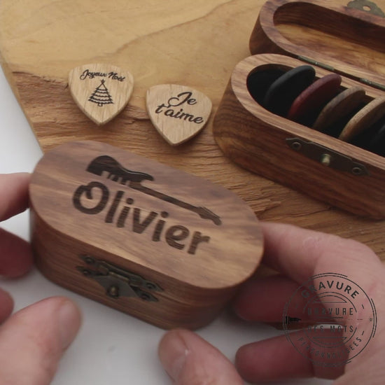 video de la boite en bois personnalisé pour mediator