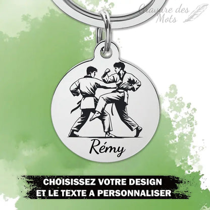 r porte-clé Taekwondo gravé avec deux combattants et gravure prénom presonnalisé